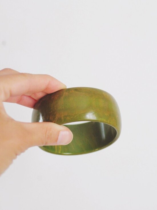 Bakelite Jewelry - Vintage Creamed Spinach Olive Green Marbled Bakelite Bangle Bracelet Wide Chunky